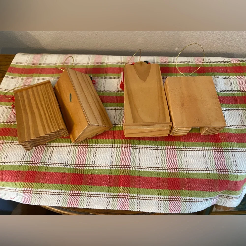 Vintage Wood Christmas Furniture Ornaments Lot of 4 Pieces made in Taiwan 🎄